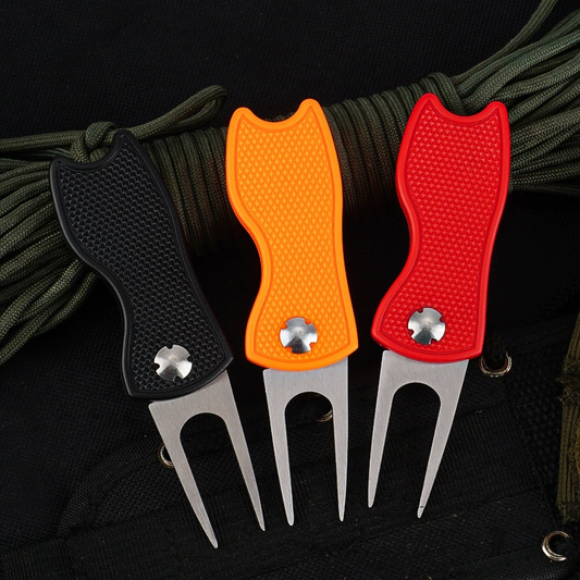 The Pocket Fork — Divot Tool with Magnetic Marker
